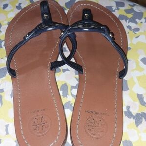 Tory Burch summer flat sandals in great condition.